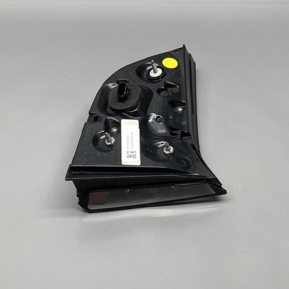 1502089-00-B TESLA MODEL Y TAIL LIGHT TRUNK RIGHT PASSENGER 1502089-00-B 2020 21 22 2023 OEM