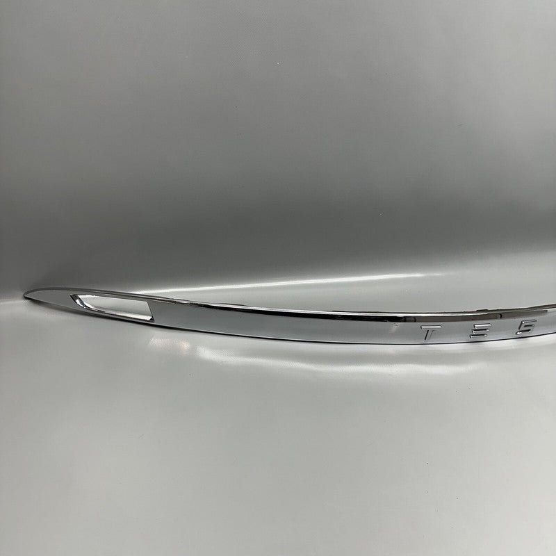 1025776-00-A TESLA MODEL S LIFTGATE CHROME TRIM MOLDING 2012 2013 2014 2015 OEM 1025776-00-A