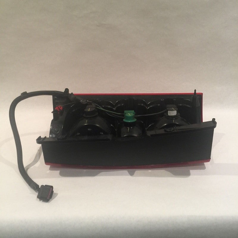 CHEVY SUBURBAN TAHOE TAIL LIGHT RIGHT 2007 2008 2009 2010 2011 2012 2013 2014