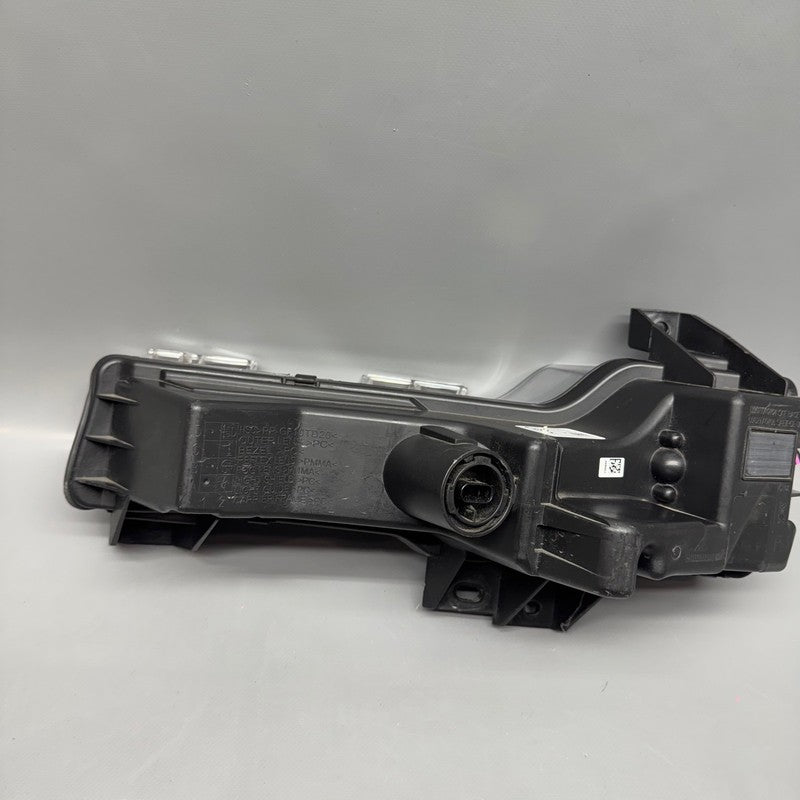 1077390-00-F TESLA MODEL 3 FOG LIGHT RIGHT PASSENGER 2017 2018 2019 2020 2021 2022 2023 OEM