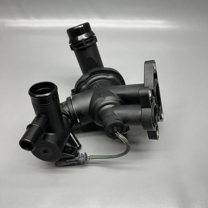 LR106640 RANGE ROVER DEFENDER THERMOSTAT HOUSING 2020 2021 2022 2023 OEM LR106640