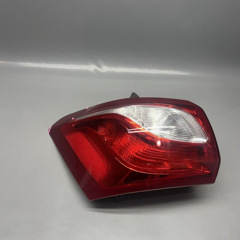 CHEVY EQUINOX TAIL LIGHT LEFT DRIVER 2018 2019 2020 2021 OEM