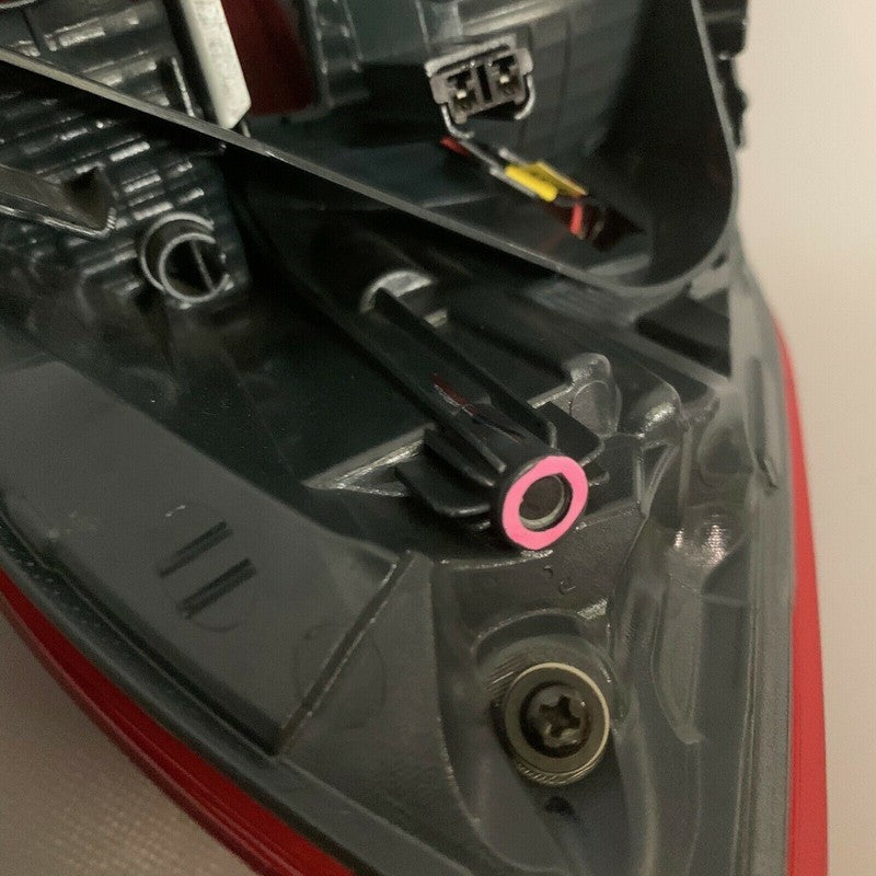 63217372786-01 BMW 328 335 TAIL LIGHT RIGHT PASSENGER 63217372786-01 2012 2013 2014 2015 SEDAN 