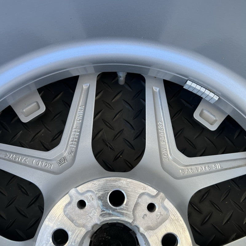 5A7C687 BMW 330i WHEEL RIM 18 INCH 2024 2025 OEM 5A7C687