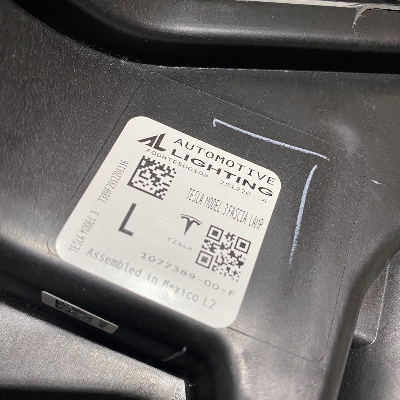 1077389-00-F TESLA MODEL 3 FOG LIGHT LEFT DRIVER SIDE 1077389-00-F 2020 2021 LED OEM