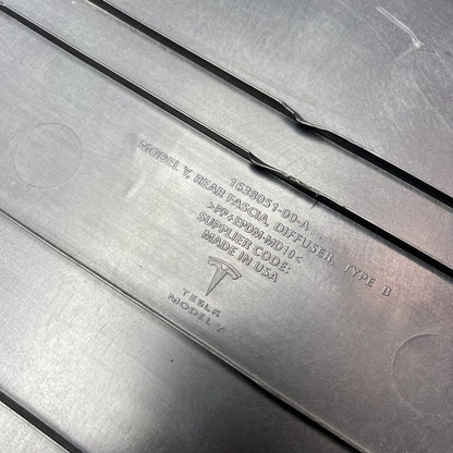 1638051-00-A TESLA MODEL Y REAR BUMPER LOWER SPLASH SHIELD 2020 21 22 2023 OEM 1638051-00-B