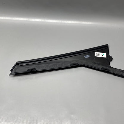 95B853590F PORSCHE MACAN DOOR APPLIQUE MOLDING RIGHT REAR OEM 2015 2016 2017 2018 2019 2020