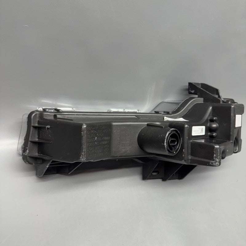 1507929-00-D TESLA MODEL Y FOG LIGHT RIGHT PASSENGER 2020 2021 2022 2023 2024 OEM