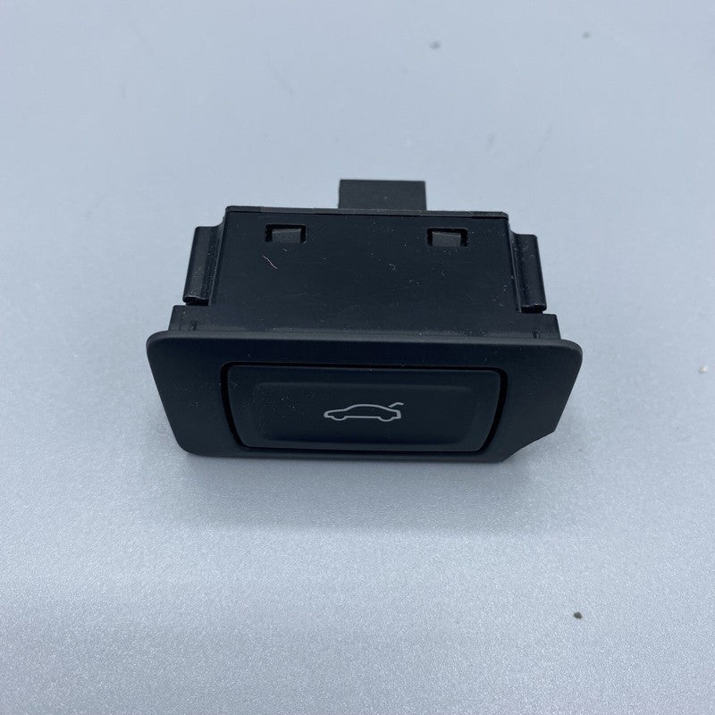 4G0959831C AUDI Q5 LIFT GATE SWITCH BOTTOM 4G0959831C 2018 2019 2020 OEM