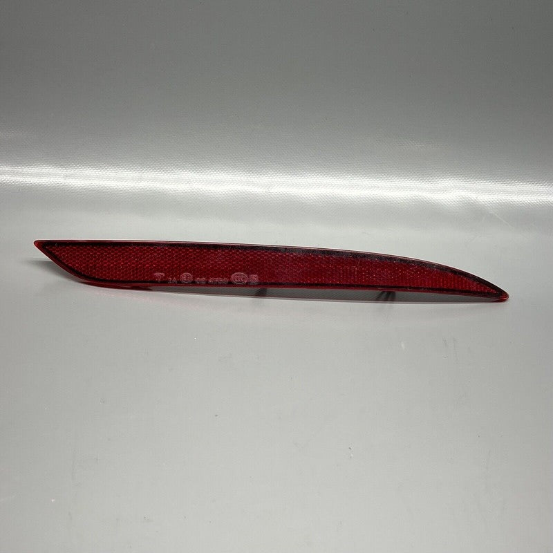 1077407 TESLA MODEL 3 REAR BUMPER REFLECTOR RIGHT 2017 2018 2019 2020 2021 OEM 1077407
