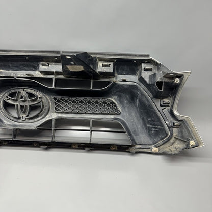 53100-04470 TOYOTA TACOMA GRILLE 2012 2013 2014 2015 OEM 53100-04470 DAMAGED