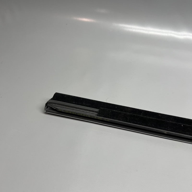 1080748-00-i TESLA MODEL 3 DOOR WINDOW MOLDING RIGHT REAR 2017 18 19 2020 OEM 1080748-00-i