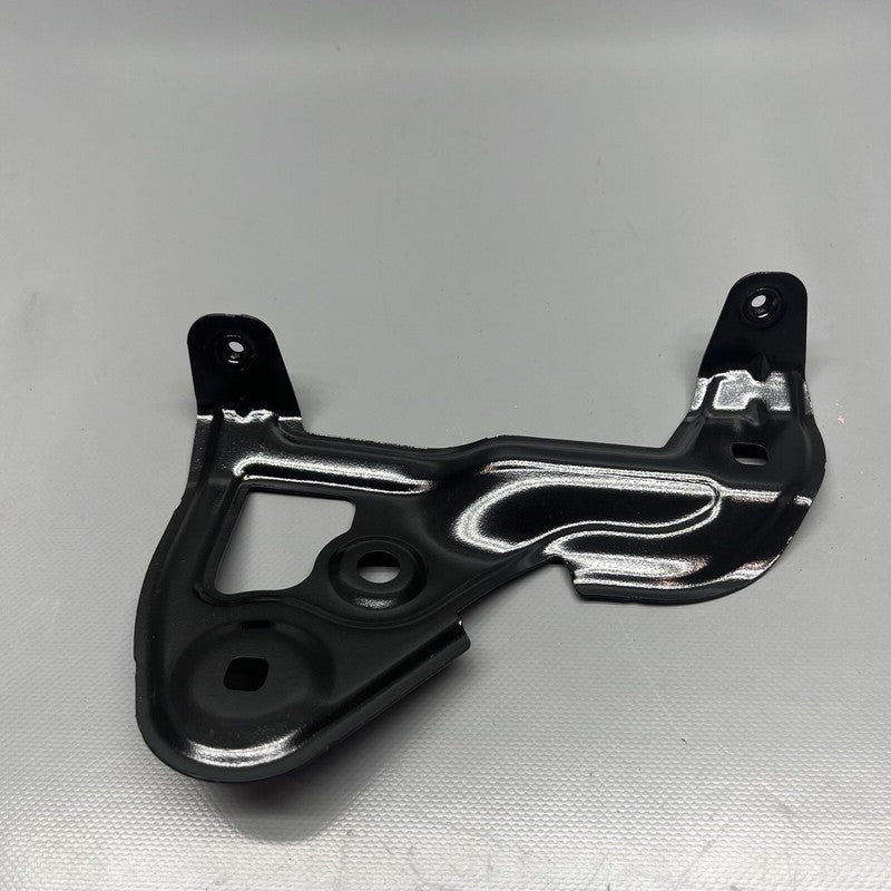 8494434 BMW 330 FENDER SUPPORT BRACKET RIGHT FRONT 2019 2020 OEM 8494434