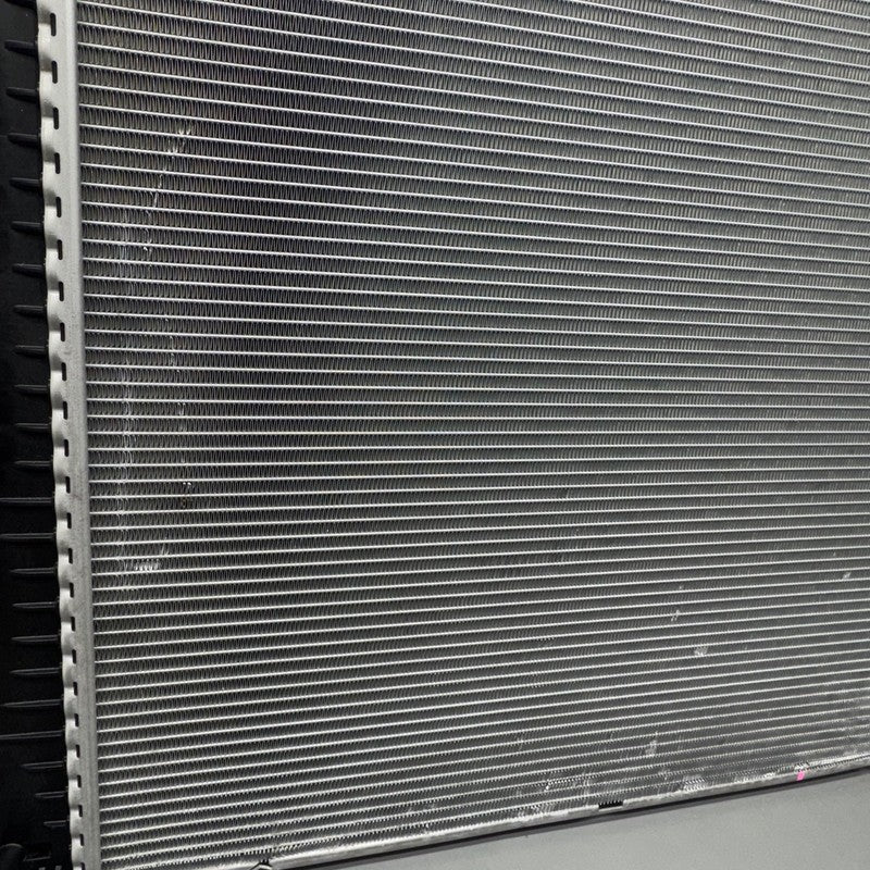 8642743 BMW X3 X4 RADIATOR 2020 2021 2022 2023 2024 OEM 8642743