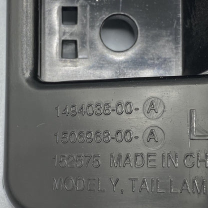 1494038-00-A TESLA MODEL Y LEFT REAR TAIL LAMP BRACKET 1494038-00-A 2020 2021 2022 OEM