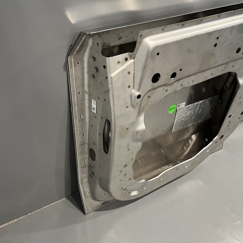 1814852-00-A TESLA CYBERTRUCK DOOR RIGHT REAR 2024 2025 OEM 1814852-00-A