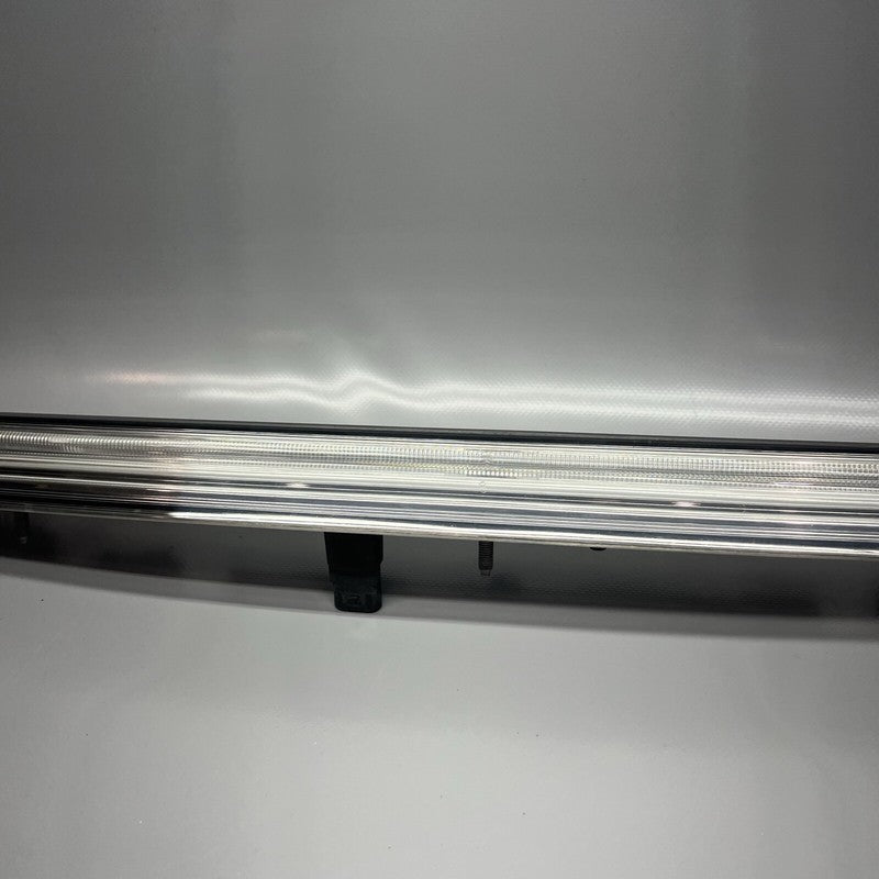 99163198900 PORSCHE 911 GT3 CENTER TAIL LIGHT TRUNK 2014 2015 2016 OEM 99163198900