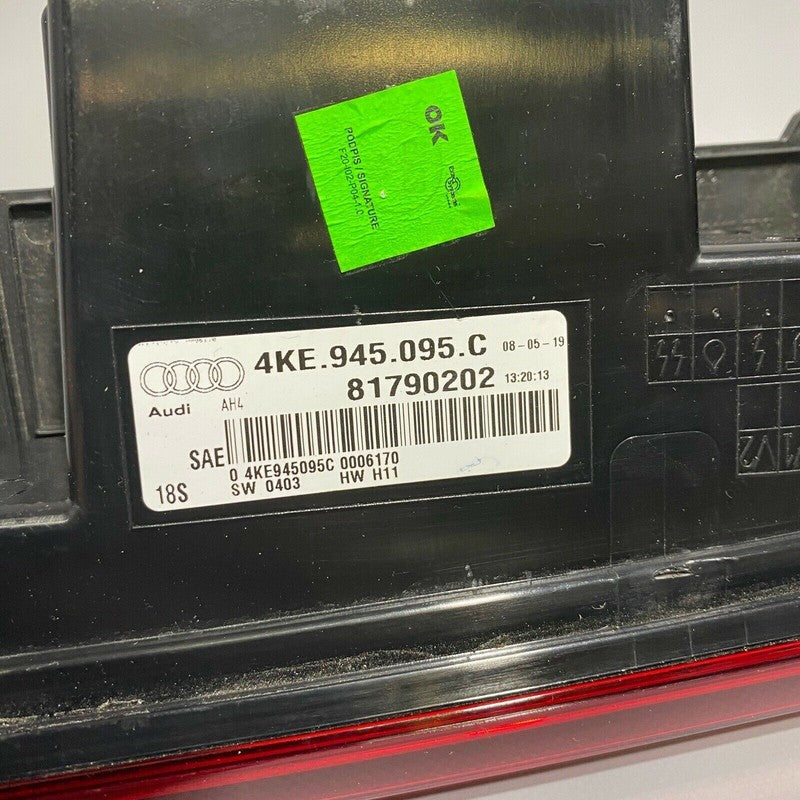 4KE945095C AUDI E-TRON CENTER REAR TAIL LIGHT 4KE945095C 2019 2020 OEM
