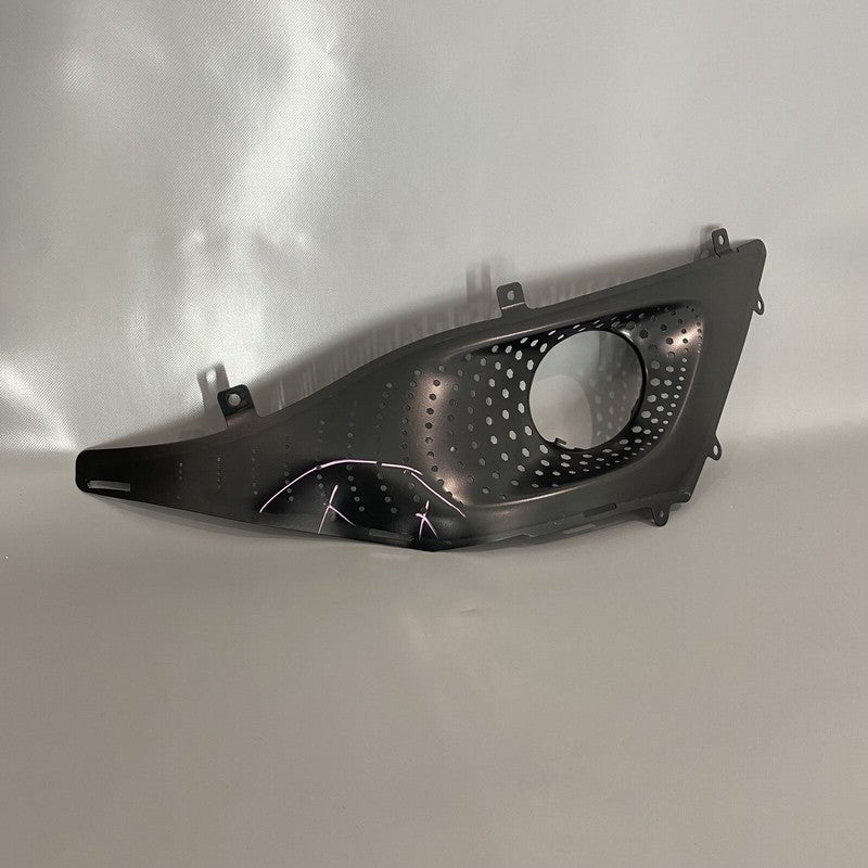 DB11 ASTON MARTIN DB11 EXHAUST TRIM MESH LEFT 2017 2018 2019 2020 OEM