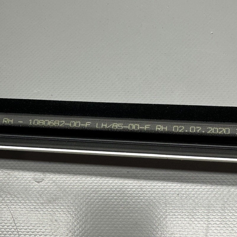 1080681-00-H TESLA MODEL 3 DOOR WINDOW MOLDING LEFT FRONT 2017 18 19 20 21 2022 1080681-00-H