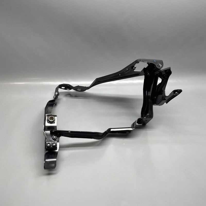 204620590 MERCEDES BENZ C300 HEADLIGHT SUPPORT BRACKET RIGHT 2008 2009 2010 2011 OEM