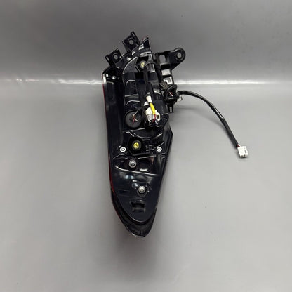 TOYOTA CAMRY TAIL LIGHT RIGHT PASSENGER 2018 2019 2020 OEM 