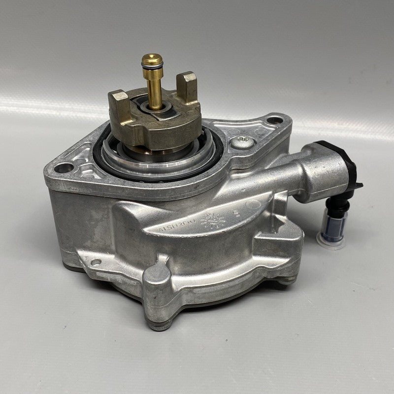 LR082226 / FX23-2A451-AB LAND ROVER DEFENDER PUMP VACUM RIGHT 2020 2021 2022 OEM FX23-2A451-AB