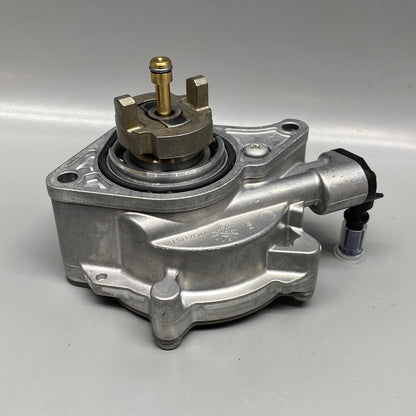 LR082226 / FX23-2A451-AB LAND ROVER DEFENDER PUMP VACUM RIGHT 2020 2021 2022 OEM FX23-2A451-AB