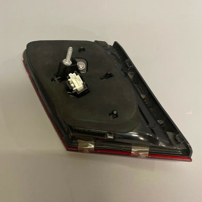 W212 MERCEDES  BENZ E63 TRUNK TAIL LIGHT RIGHT PASSENGER 2014 2015 2016 AMG OEM