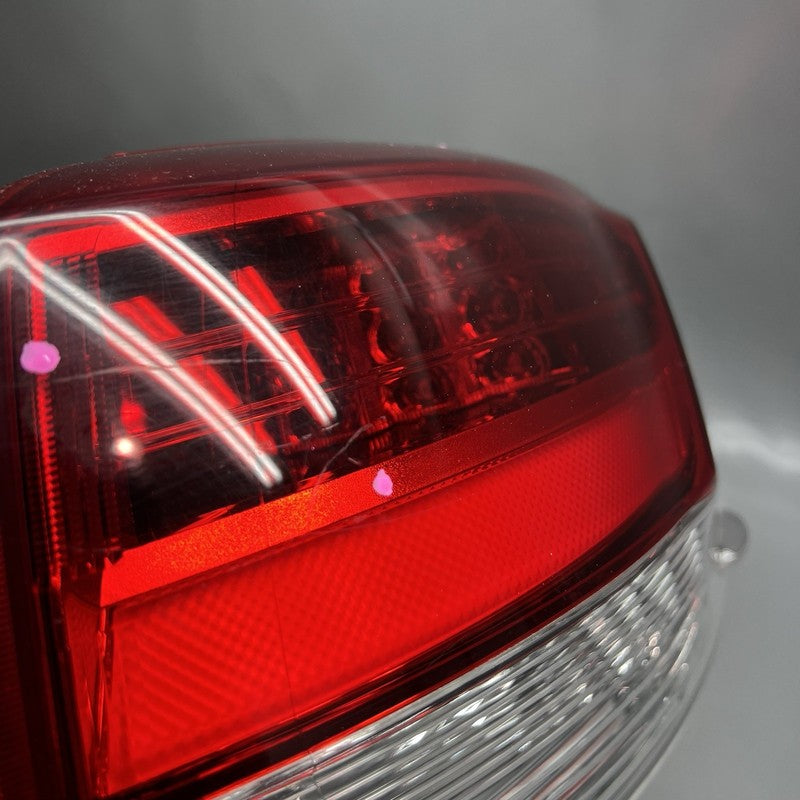 TOYOTA HIGHLANDER TAIL LIGHT RIGHT PASSENGER 2017 2018 2019 OEM
