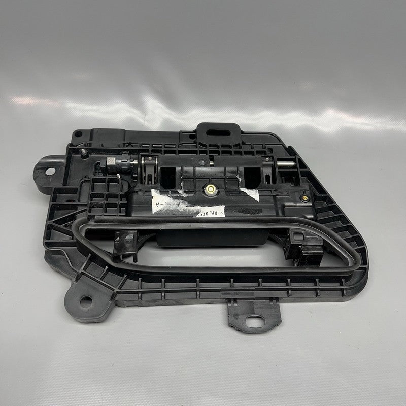 1046122-00-E TESLA MODEL S DOOR HANDLE RIGHT FRONT 2017 2018 2019 2020 GEN 2 OEM 1046122-00-E