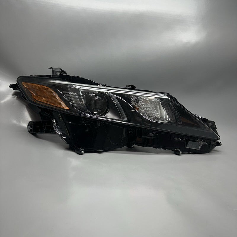 TOYOTA CAMRY HEADLIGHT RIGHT PASSENGER 2018 2019 2020 LED OEM 