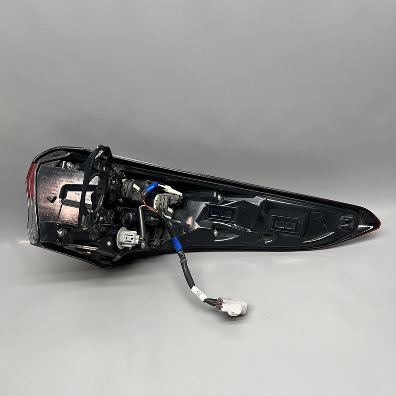 TOYOTA HIGHLANDER TAIL LIGHT LEFT DRIVER 2020 2021 2022 OEM 