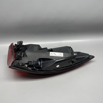 7P5945208R PORSCHE CAYENNE TAIL LIGHT RIGHT PASSENGER 2015 2016 2017 LED OEM 7P5945208R