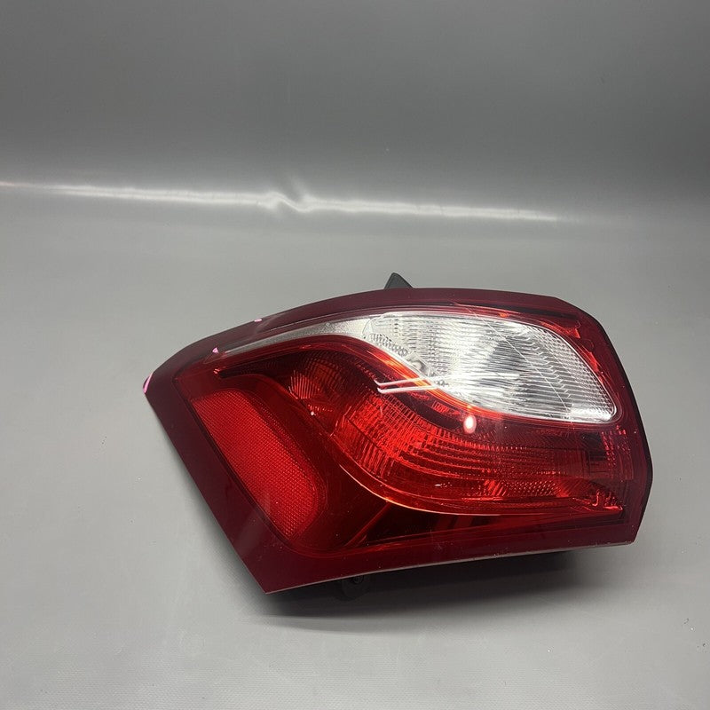 84769835 CHEVY EQUINOX TAIL LIGHT LEFT DRIVER 2018 2019 2020 2021 OEM