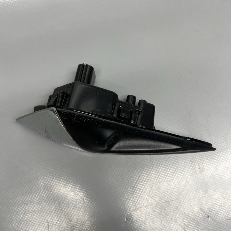 1125107-77-E TESLA MODEL 3 FENDER CAMERA MARKER RIGHT 2018 2019 2020 2021 1125107-77-E