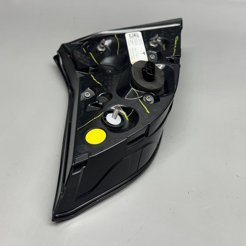 TESLA MODEL Y TAIL LIGHT TRUNK RIGHT PASSENGER 2020-2022 2023 2024 4 P