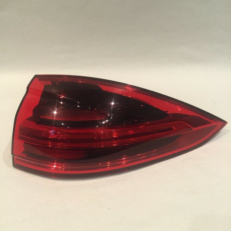 7P5945208H PORSCHE CAYENNE TAIL LIGHT RIGHT PASSENGER 2015 2016 2017 LED OEM 