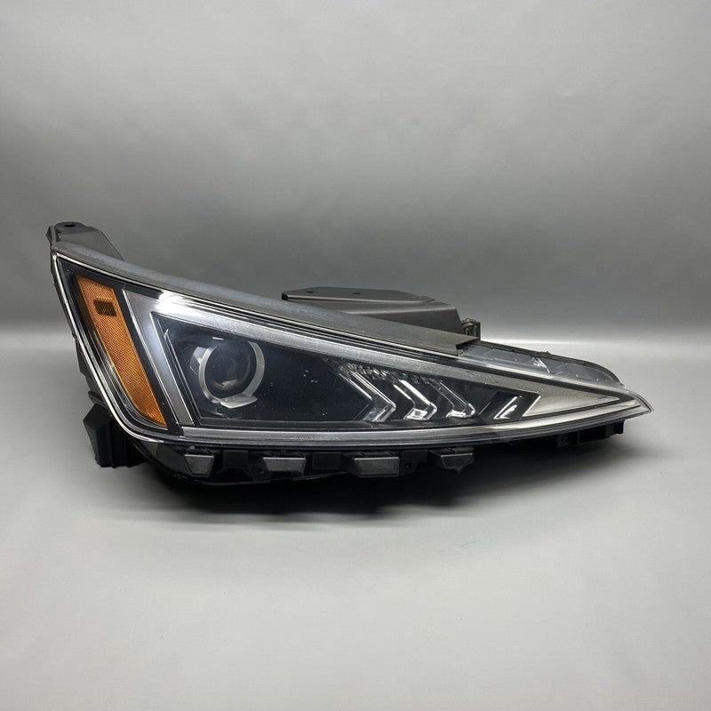 HYUNDAI ELANTRA HEADLIGHT RIGHT PASSENGER 92102F3500 2019 2020 HALOGEN
