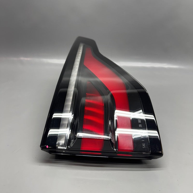 LAND ROVER DISCOVERY 5 TAIL LIGHT RIGHT PASSENGER 2021 2022 2023 2024 