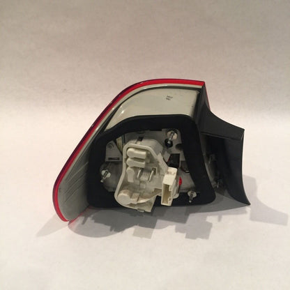 7154158 BMW 328 RIGHT SIDE TAIL LIGHT 4 DOOR 335 2009 2010 2011 OEM 3 LEDS NOT WORKING