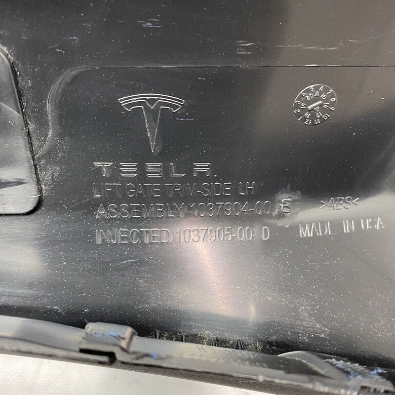 1037904-00-E TESLA MODEL X LIFTGATE TRIM LEFT 2016 2017 2018 2019 2020 OEM 1037904-00-E