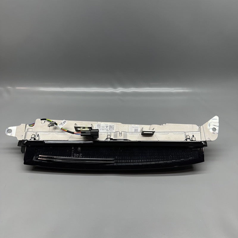 M8E2-13404-AL RANGE ROVER VOGUE TAIL LIGHT LEFT DRIVER 2023 2024 OEM M8E2-13404-AL