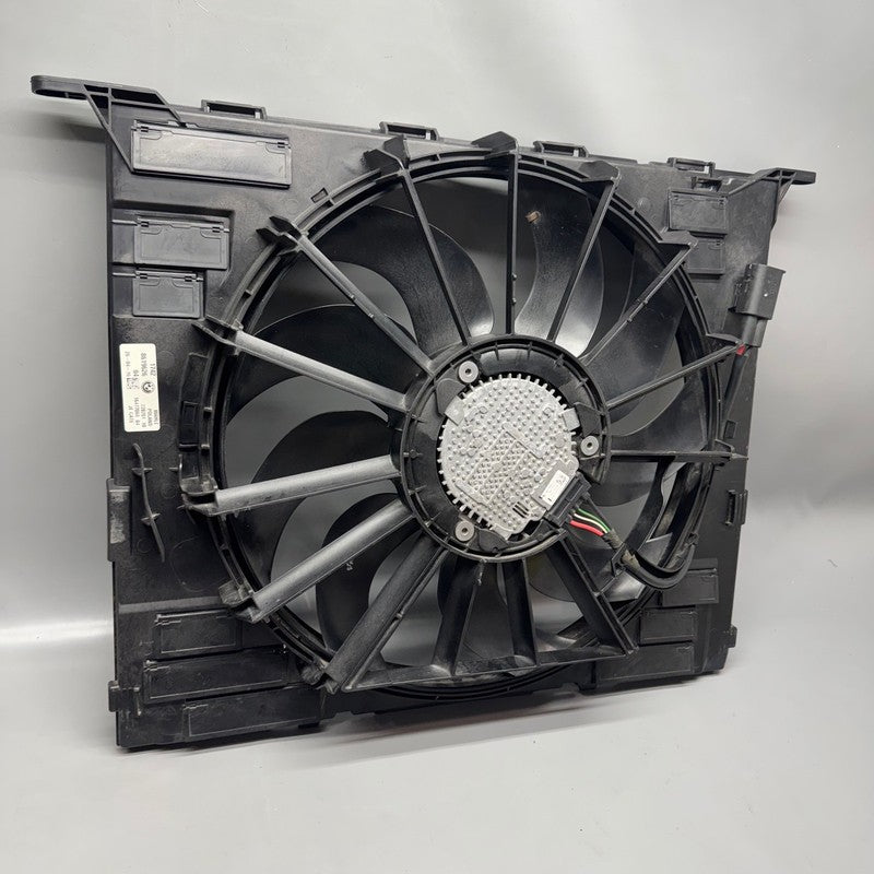 8619626 BMW 530 RADIATOR FAN 540 2016 2017 2018 2019 2020 OEM 8619626