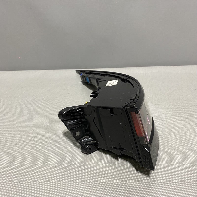 RANGE ROVER EVOQUE TAIL LIGHT RIGHT PASSENGER K8D2-13404-BE OEM 2018 2