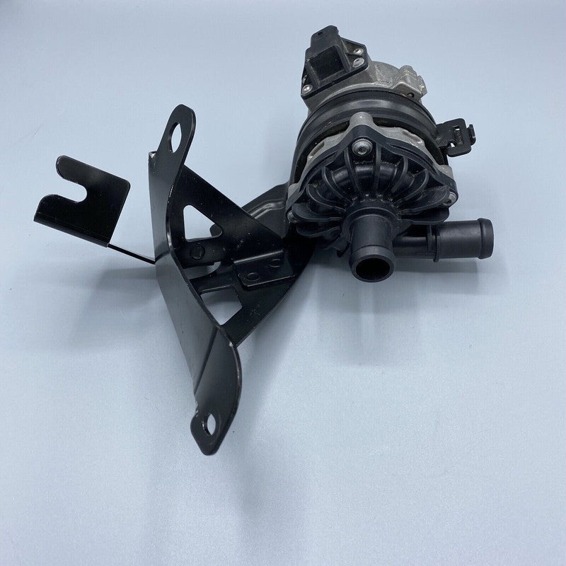 8K0965567 AUDI A6 WATER PUMP 8K0965567 2012 2013 2014 2015 OEM