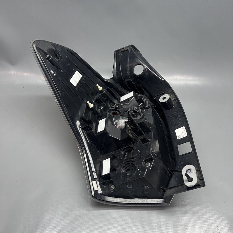 84201-SG140 SUBARU FORESTER TAIL LIGHT RIGHT PASSENGER 2017 2018 OEM 84201-SG140