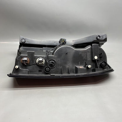 EH22-13405-AA LAND ROVER DISCOVERY 4 TAIL LIGHT LEFT DRIVER EH22-13405-AA 2014 15 2016 DAMAGED