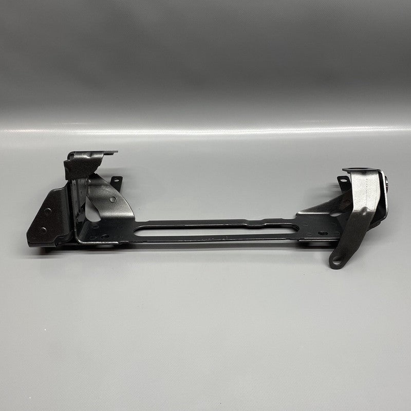 4KE820195AC AUDI E-TRON AC COMPRESSOR BRACKET UPPER 2019 2020 2021 2022 2023 4KE820195AC