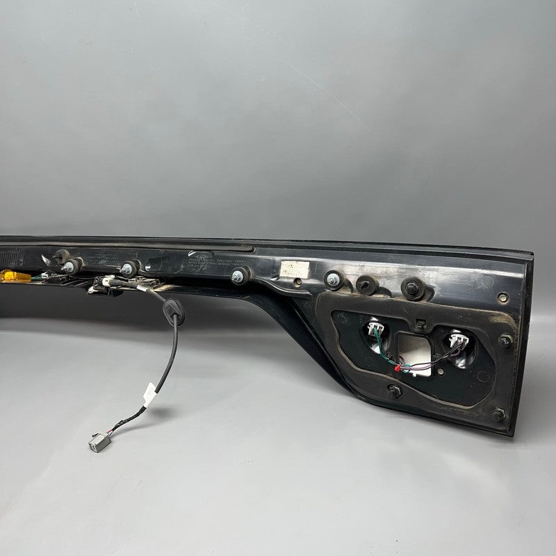 DODGE DURANGO LIFTGATE TAIL LIGHT 2018 2019 2020 2021 2022 2023 OEM 68